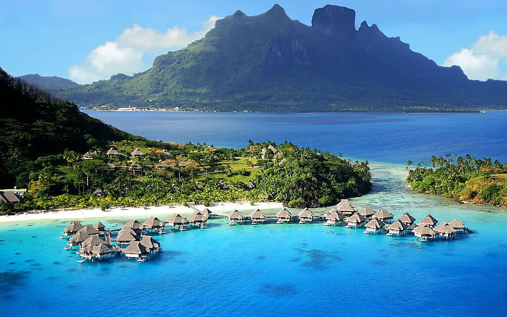 Relaxing sojourn at Conrad Bora Bora Nui and Hilton Tahiti (3 nights)
